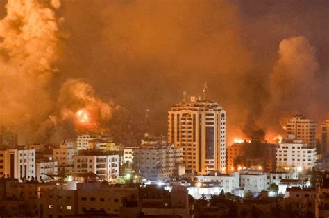 En Gaza, el conflicto ha escalado, causando cientos de muertos y heridos. La comunidad internacional pide un cese al fuego inmediato para aliviar la crisis humanitaria.