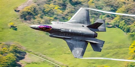 Considerar aviones de combate modernos refuerza la seguridad peruana, mejorando la capacidad de respuesta ante amenazas y posicionando al país en tecnología de defensa en Sudamérica.