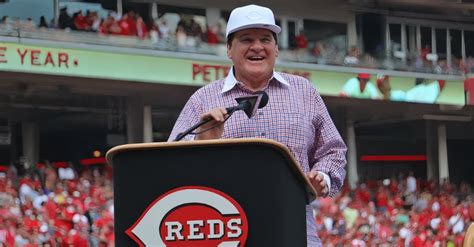 Pete Rose, "Charlie Hustle", dejó una huella imborrable en la MLB con 4,256 hits y 3 Series Mundiales, pero su carrera estuvo marcada por la controversia de las apuestas.