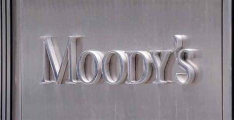 Sheinbaum critica a Moody's por ignorar logros económicos de México, destacando inversión extranjera, control de inflación y austeridad en el gasto público. ¿Refleja la calificación la realidad?