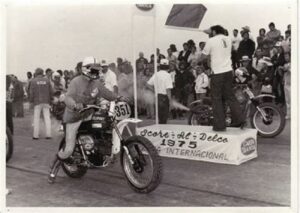 Mary McGee: pionera valiente del motociclismo, rompió estereotipos y abrió caminos para mujeres en un mundo dominado por hombres. Su legado inspira a seguir adelante.