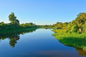 Fortalecen seguridad en el río Pilcomayo con tecnología avanzada y colaboración internacional para combatir el tráfico ilegal y proteger a comunidades fronterizas.