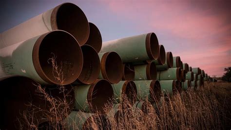 Keystone XL enfrenta obstáculos ambientales y legales; su resurgimiento es improbable en un mercado que prioriza la sostenibilidad y energías limpias.